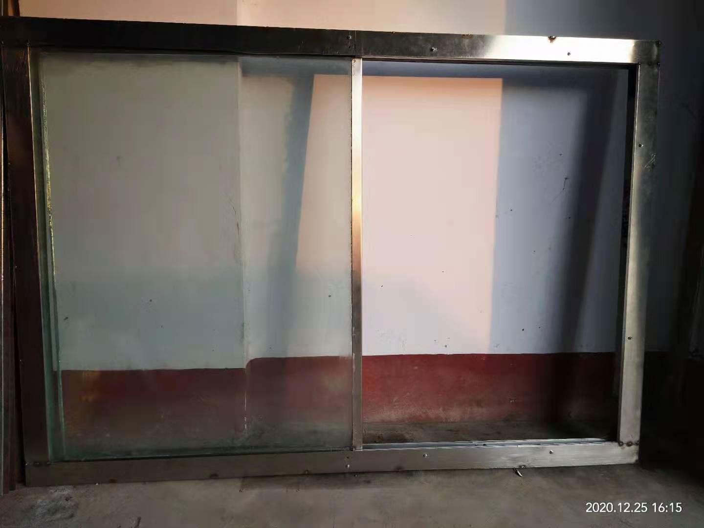 新型全玻璃窗
