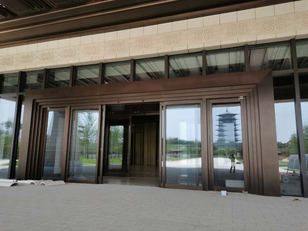 平衡易推门